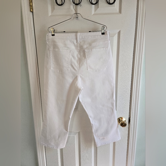 Talbots Crop Flare  Jeans 16P - Picture 3 of 6